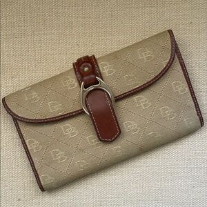 Dooney & Bourke leather wallet